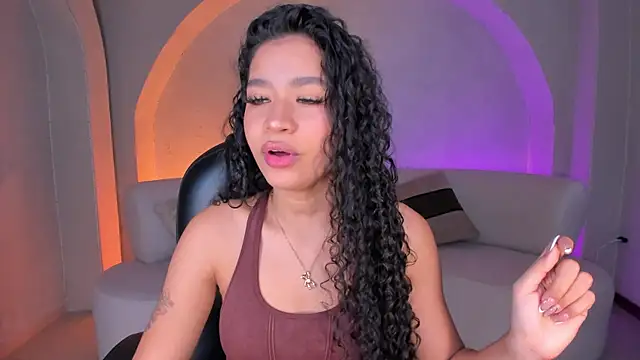 SophieHouston  online show from October 24, 3:46 am