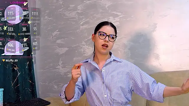 KaylaLewys online show from May 28, 5:44 pm