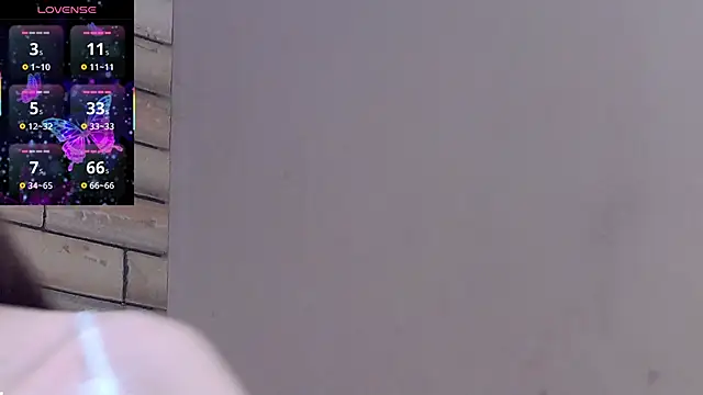 Snapshot of KaylaLewys chatting on September 25, 6:06 pm KaylaLewys online show from September 25, 6:06 pm