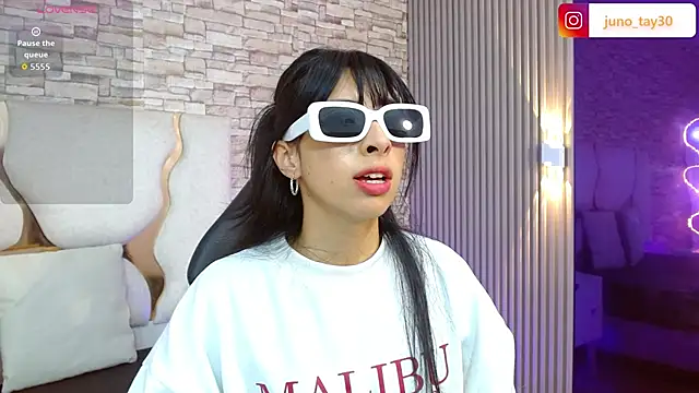 juno tay online show from October 30, 11:55 am