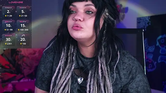 MaryHarrys online show from March 31, 12:05 pm