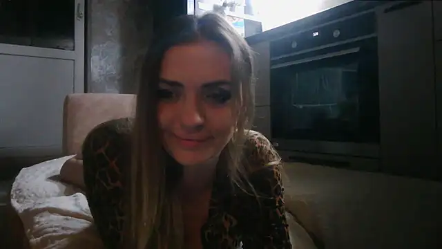 MoonChristie online show from September 11, 9:59 pm