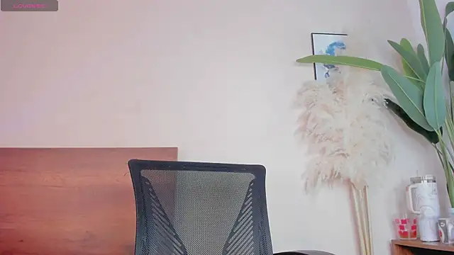 Niicol Jenner online show from April 15, 7:58 pm