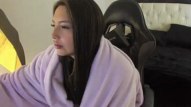 Adaara Rey online show from December 22, 3:20 am