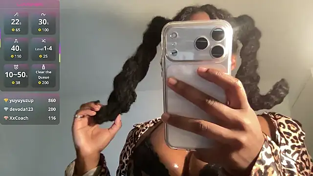 maskedgirl5005 online show from November 12, 6:11 am