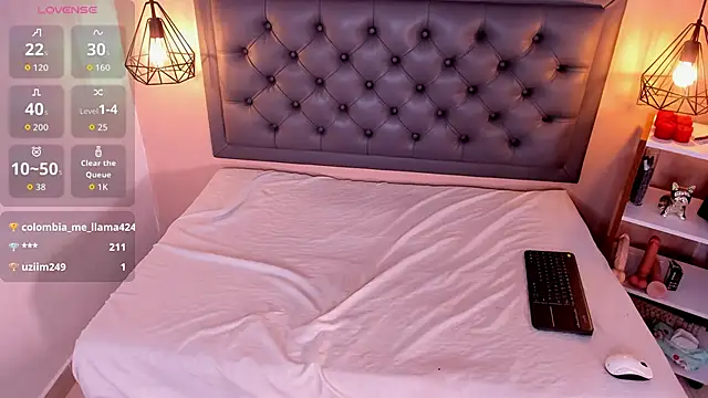 Snapshot of aisha_duque chatting on September 25, 8:17 pm aisha duque online show from September 25, 8:17 pm