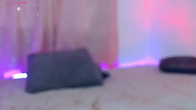 Hoolly Jones online show from November 13, 3:55 pm