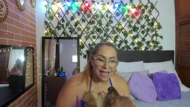 Snapshot of majahills chatting on September 27, 9:55 pm majahills online show from September 27, 9:55 pm