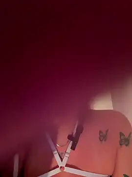 Bella  Wood online show from November 14, 7:58 pm