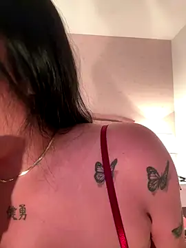 Snapshot of Bella__Wood chatting on October 4, 9:19 pm Bella Wood online show from October 4, 9:19 pm