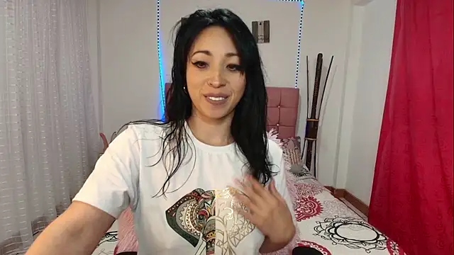Snapshot of hannagomez_24 chatting on September 13, 1:02 am hannagomez 24 online show from September 13, 1:02 am