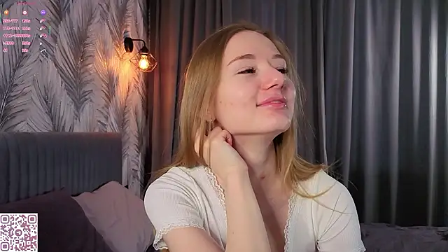 ElvinaRose online show from February 18, 3:27 am