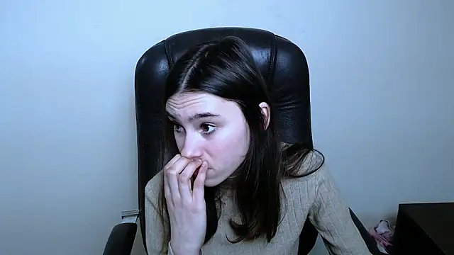 RosaRay  online show from February 4, 8:50 am