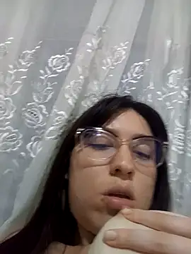 lareinalareinadelanal online show from November 8, 12:15 am