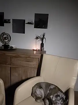 Snapshot of Foxy-Milfy chatting on October 21, 11:42 pm Foxy-Milfy online show from October 21, 11:42 pm