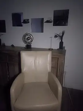 Snapshot of Foxy-Milfy chatting on October 13, 1:52 am Foxy-Milfy online show from October 13, 1:52 am