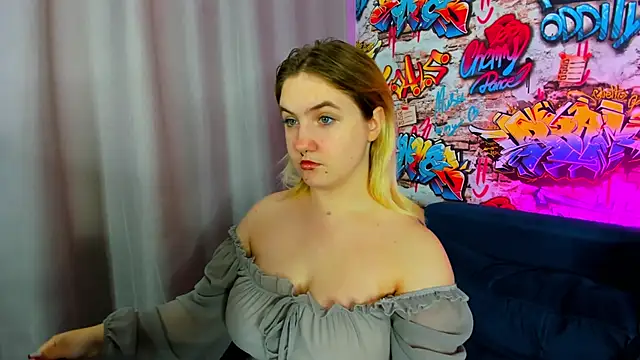 Julia Jips online show from September 15, 8:00 am