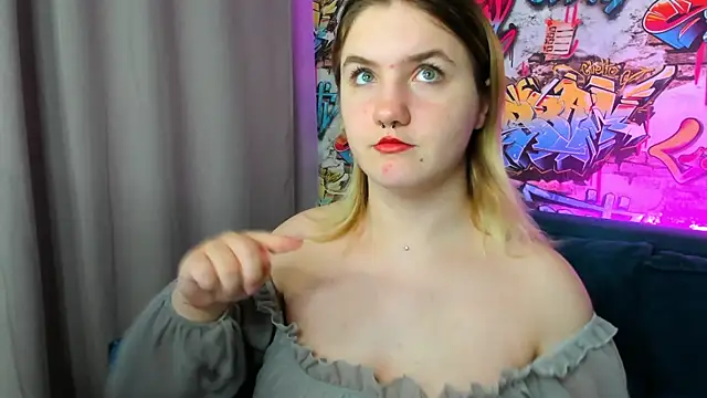 Julia Jips online show from September 29, 12:05 am