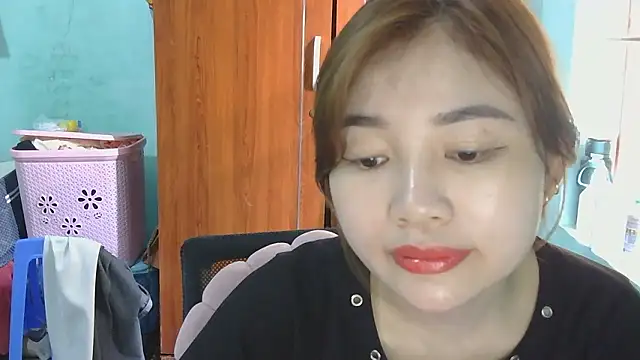 Snapshot of Uhem112 chatting on October 11, 4:06 am Uhem112 online show from October 11, 4:06 am