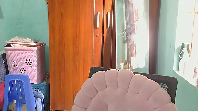 Snapshot of Uhem112 chatting on October 10, 3:55 am Uhem112 online show from October 10, 3:55 am