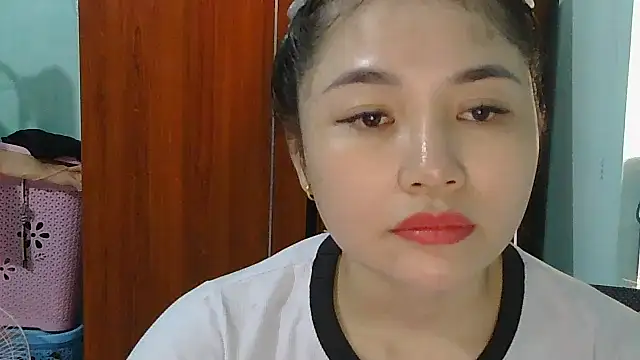 Snapshot of Uhem112 chatting on October 26, 5:58 am Uhem112 online show from October 26, 5:58 am