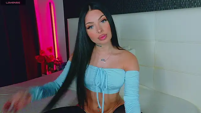 AshleyEttheenn online show from April 12, 5:05 pm