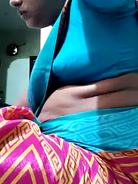 Snapshot of papukurty chatting on October 15, 5:43 am papukurty online show from October 15, 5:43 am