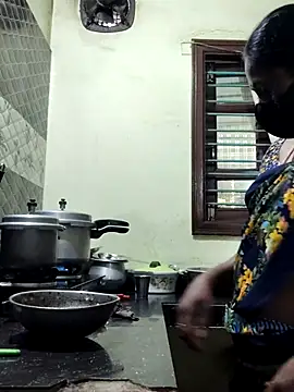 Snapshot of papukurty chatting on October 14, 2:36 am papukurty online show from October 14, 2:36 am