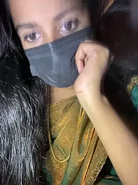 umairahaasan 1 online show from April 17, 10:06 am