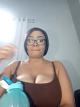 Snapshot of MadamPinky chatting on October 15, 6:54 pm MadamPinky online show from October 15, 6:54 pm