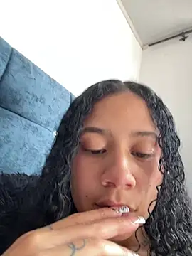 jadee8 online show from April 21, 7:32 pm