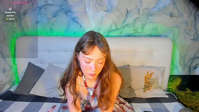 LolaMeddisson online show from December 1, 8:44 pm