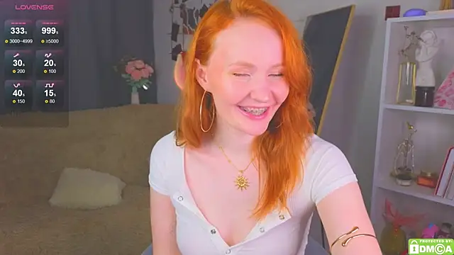 Snapshot of JoyceJones chatting on October 2, 9:42 pm JoyceJones online show from October 2, 9:42 pm