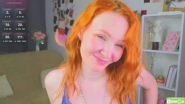 Snapshot of JoyceJones chatting on October 4, 10:03 pm JoyceJones online show from October 4, 10:03 pm