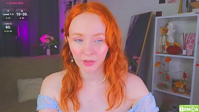 JoyceJones online show from November 6, 8:15 pm