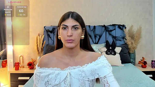 Snapshot of MaggieTurner chatting on October 23, 1:55 am MaggieTurner online show from October 23, 1:55 am