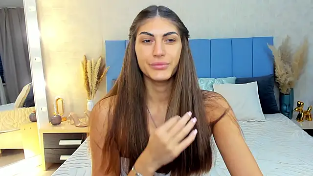 Snapshot of MaggieTurner chatting on September 24, 1:37 am MaggieTurner online show from September 24, 1:37 am