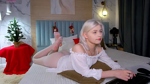 SandyShayes online show from December 19, 5:54 am