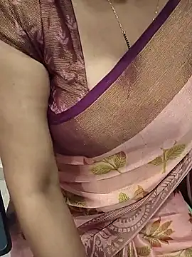 Snapshot of Anuforyou19 chatting on October 6, 7:07 pm Anuforyou19 online show from October 6, 7:07 pm