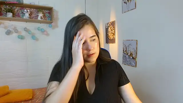 tulunaroja online show from October 30, 7:59 pm