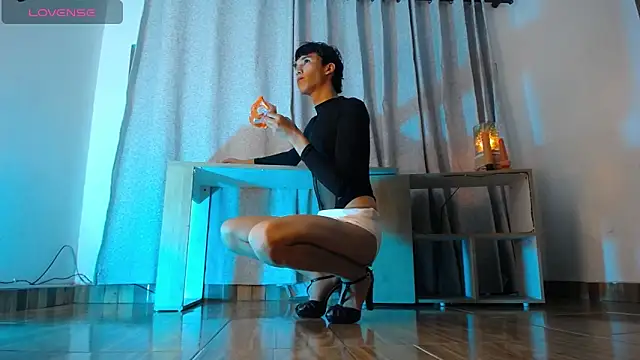 JULLIAN  online show from October 7, 2:49 am