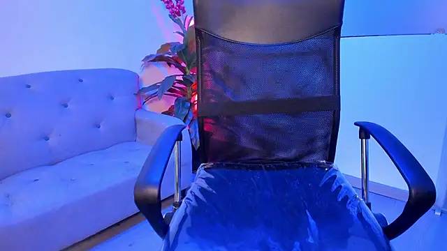 Dhaniela Naugthy online show from September 30, 8:46 pm