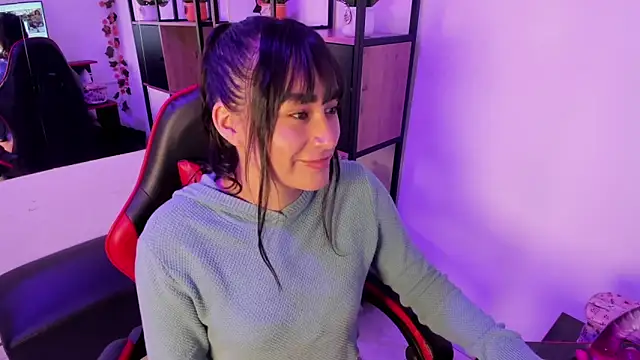 Dhaniela Naugthy online show from October 14, 4:20 pm