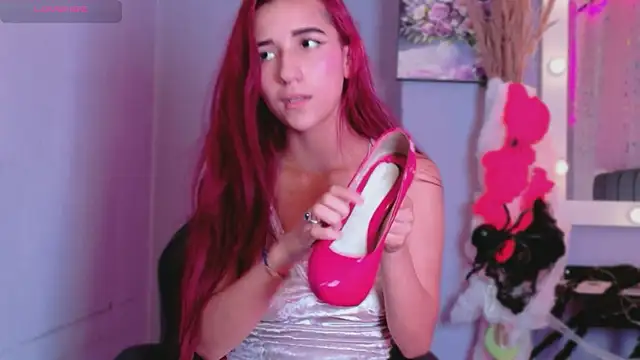 Snapshot of NataliaPrada_s chatting on October 23, 8:15 pm NataliaPrada s online show from October 23, 8:15 pm