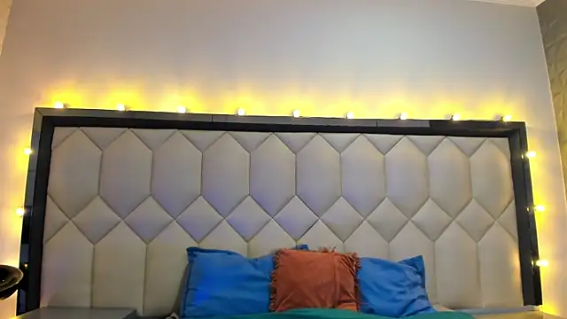 Scarletbigbug online show from October 23, 6:36 pm