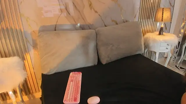 Snapshot of sharon_greey chatting on September 25, 10:40 pm sharon greey online show from September 25, 10:40 pm