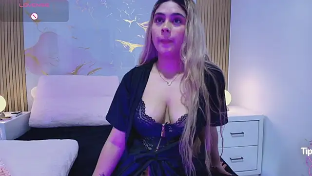 Snapshot of sharon_greey chatting on September 27, 11:23 pm sharon greey online show from September 27, 11:23 pm