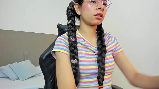 Snapshot of carlina_15 chatting on September 23, 12:36 pm carlina 15 online show from September 23, 12:36 pm