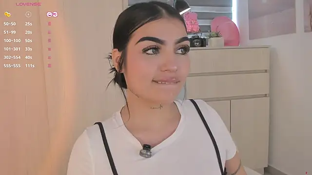 Snapshot of EmmyKenner chatting on October 18, 12:30 pm EmmyKenner online show from October 18, 12:30 pm