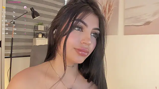 Snapshot of EmmyKenner chatting on October 30, 1:34 pm EmmyKenner online show from October 30, 1:34 pm